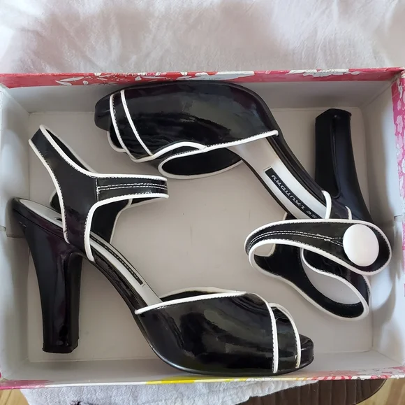 Chinese Laundry Black and White Heels - Picture 6 of 8